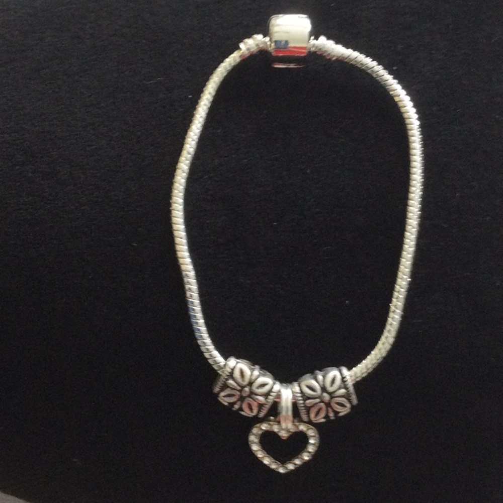 Elegant Silver Color  Heart Charm Bracelet NWOT